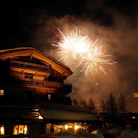 Hotel Miravidi A Cervinia بيريوِل تْشيرفينيا المظهر الخارجي الصورة