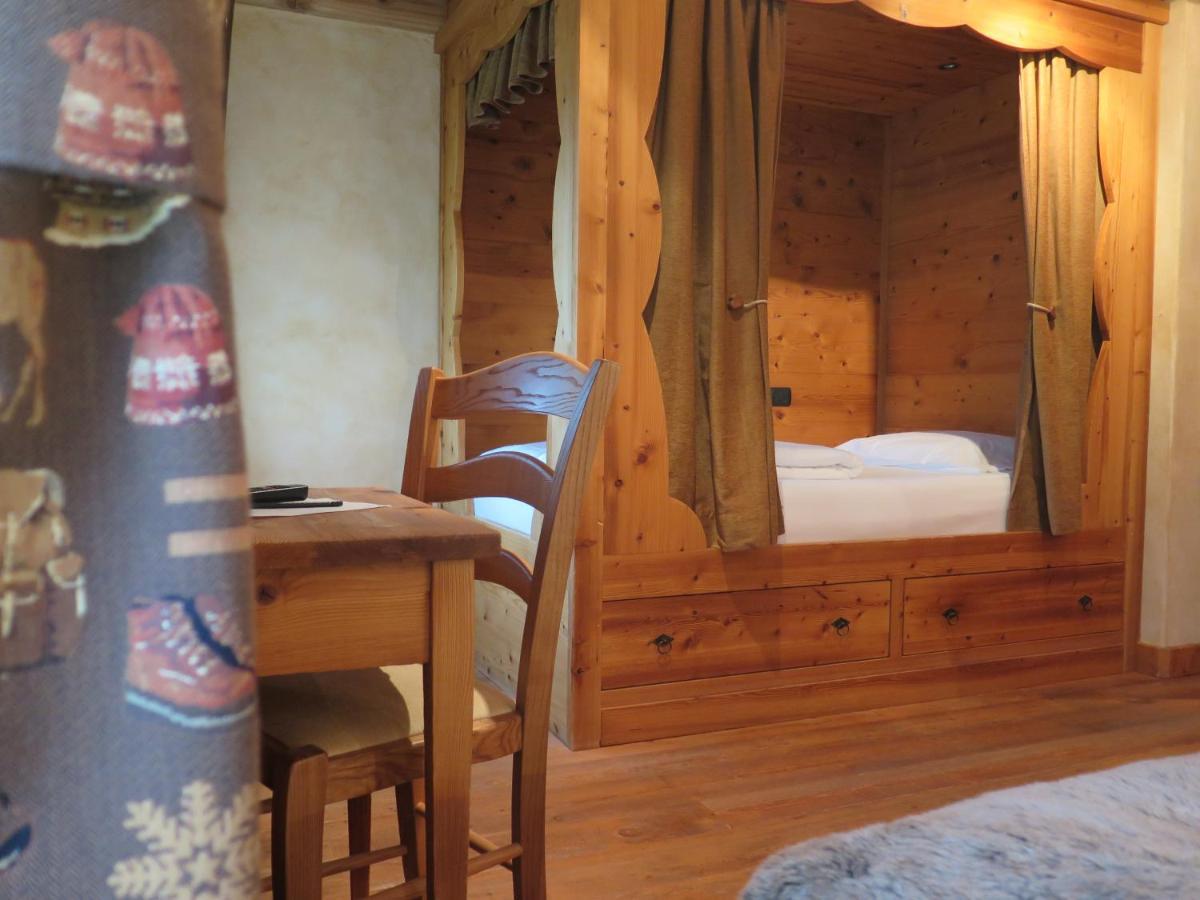 Hotel Miravidi A Cervinia بيريوِل تْشيرفينيا المظهر الخارجي الصورة