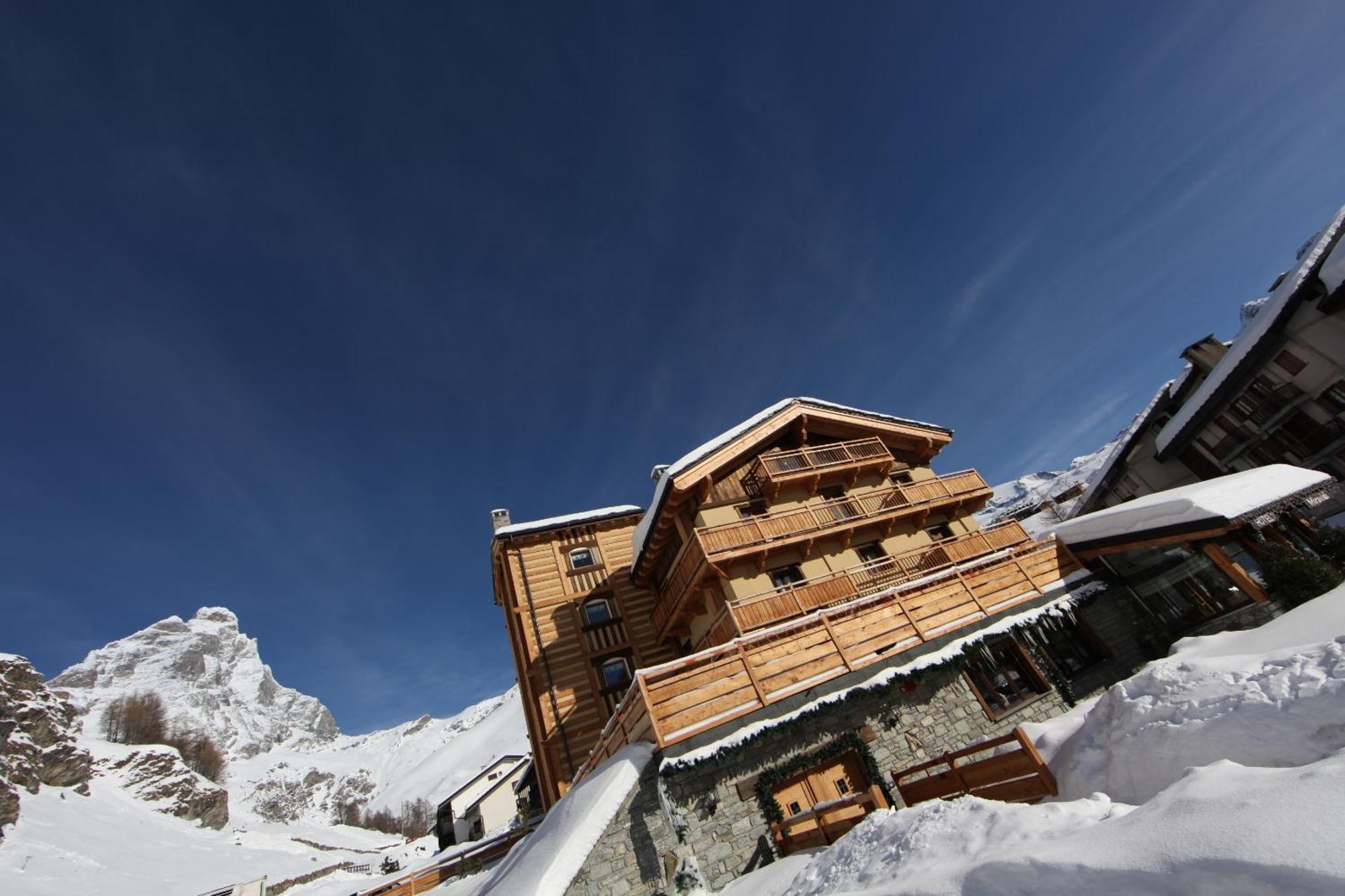 Hotel Miravidi A Cervinia بيريوِل تْشيرفينيا المظهر الخارجي الصورة