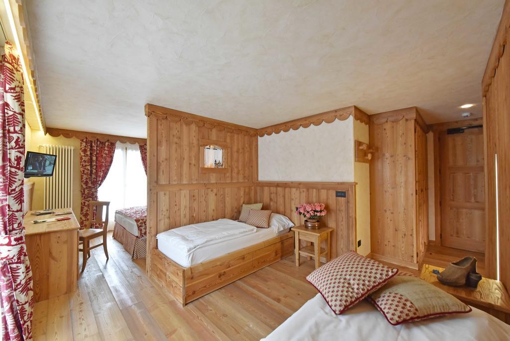 Hotel Miravidi A Cervinia بيريوِل تْشيرفينيا المظهر الخارجي الصورة