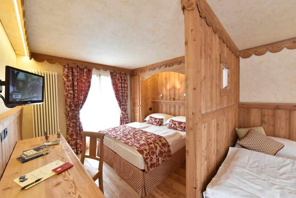 Hotel Miravidi A Cervinia بيريوِل تْشيرفينيا المظهر الخارجي الصورة
