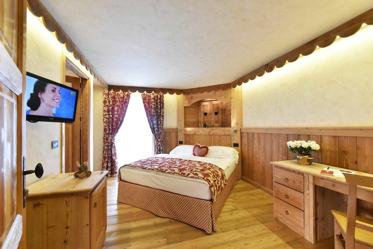 Hotel Miravidi A Cervinia بيريوِل تْشيرفينيا المظهر الخارجي الصورة