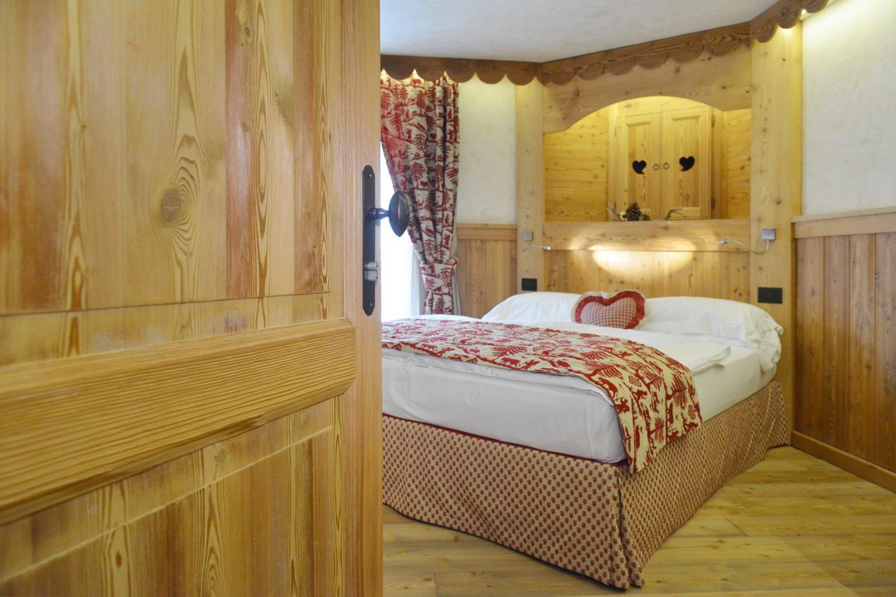 Hotel Miravidi A Cervinia بيريوِل تْشيرفينيا المظهر الخارجي الصورة