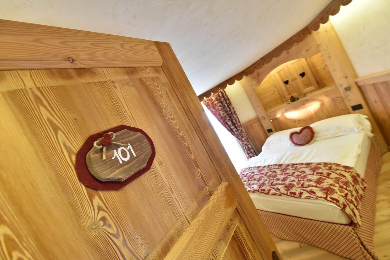 Hotel Miravidi A Cervinia بيريوِل تْشيرفينيا المظهر الخارجي الصورة