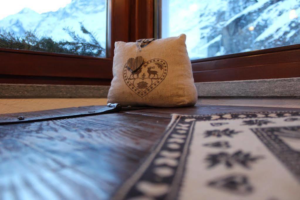 Hotel Miravidi A Cervinia بيريوِل تْشيرفينيا المظهر الخارجي الصورة