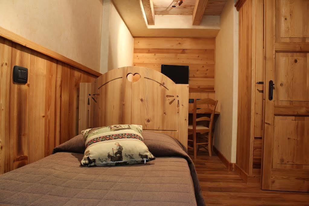 Hotel Miravidi A Cervinia بيريوِل تْشيرفينيا المظهر الخارجي الصورة