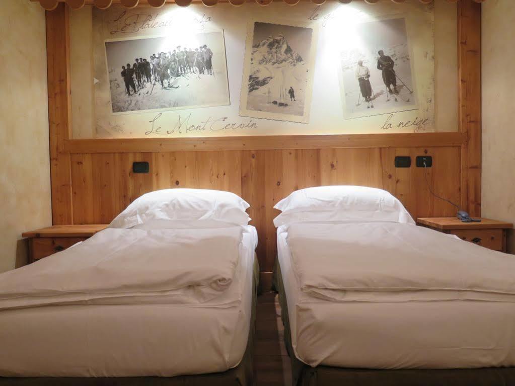 Hotel Miravidi A Cervinia بيريوِل تْشيرفينيا المظهر الخارجي الصورة